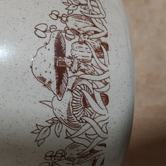 Pyrex Vintage Forest Fancies Mushroom Casserole Dish - Picture 11 of 12